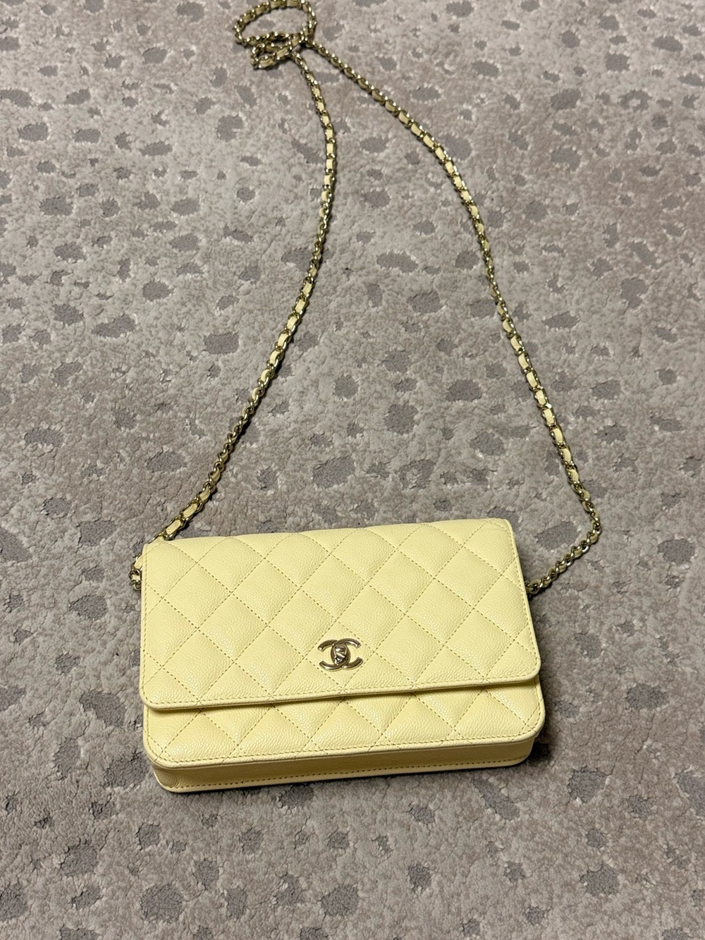 Chanel Wallet on Chain like new